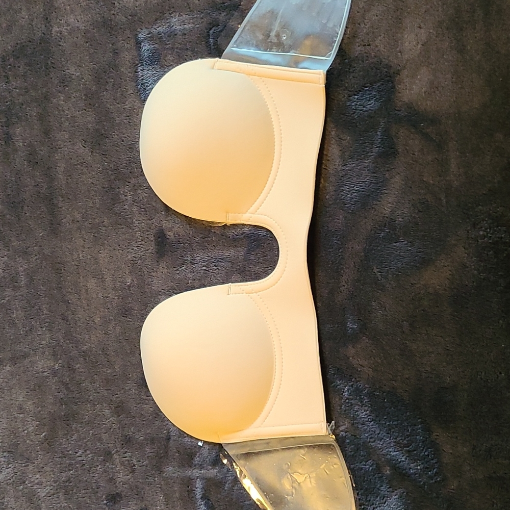Sticker strapless bra